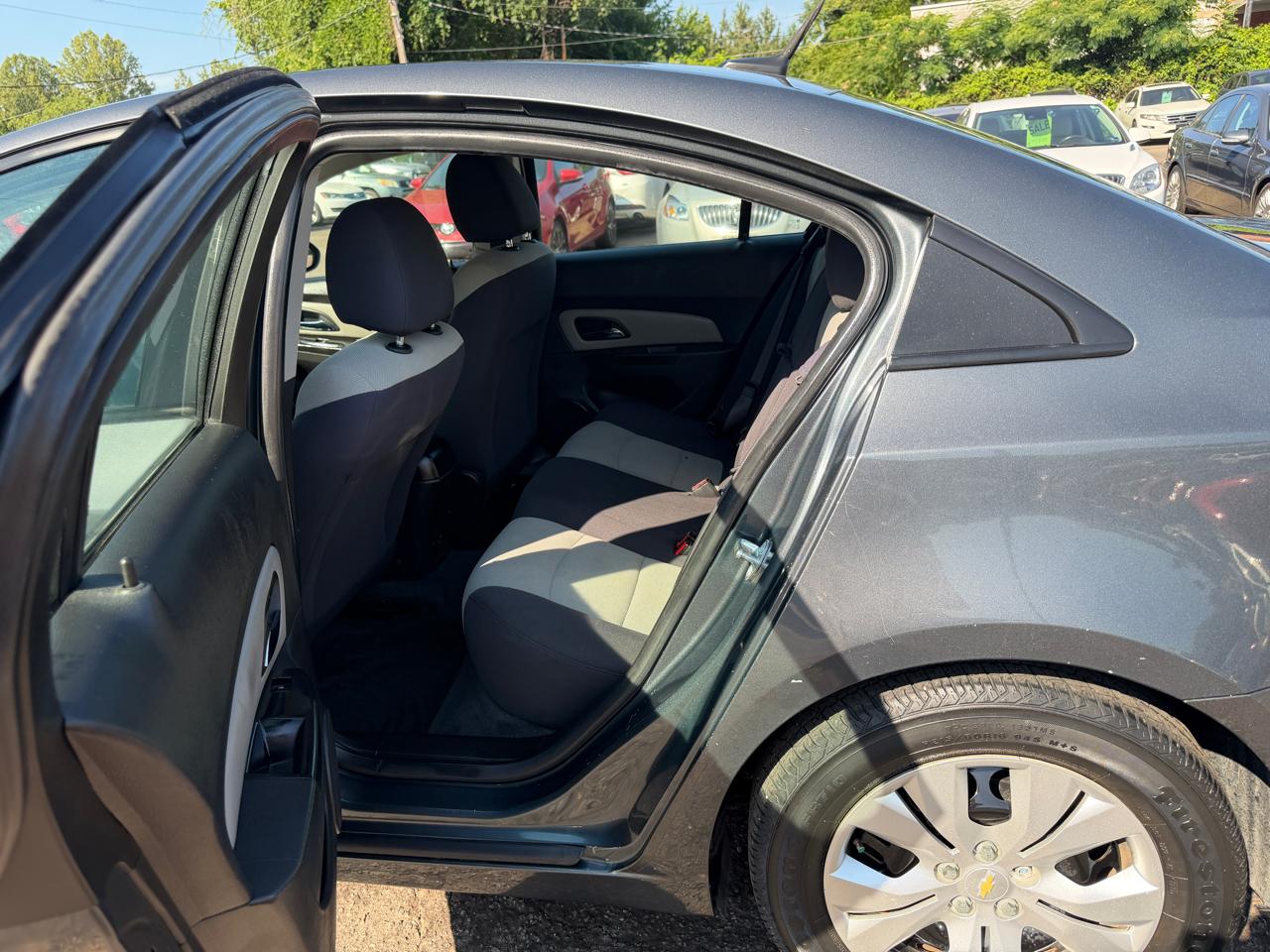 Chevrolet Cruze LS Auto 2013