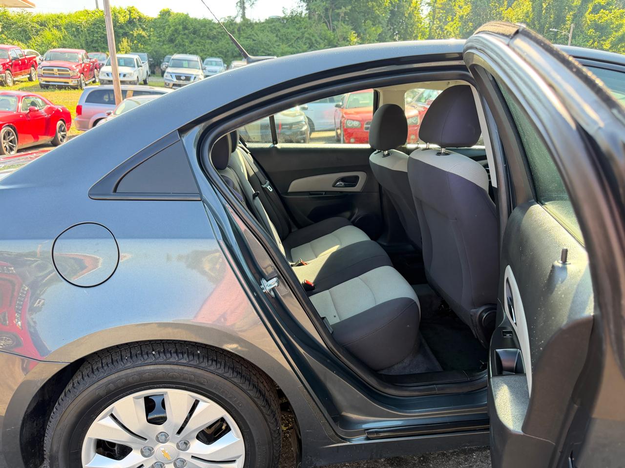 Chevrolet Cruze LS Auto 2013