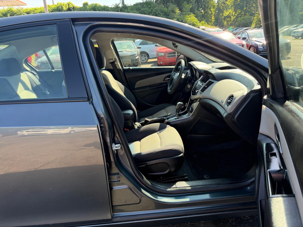 Chevrolet Cruze LS Auto 2013