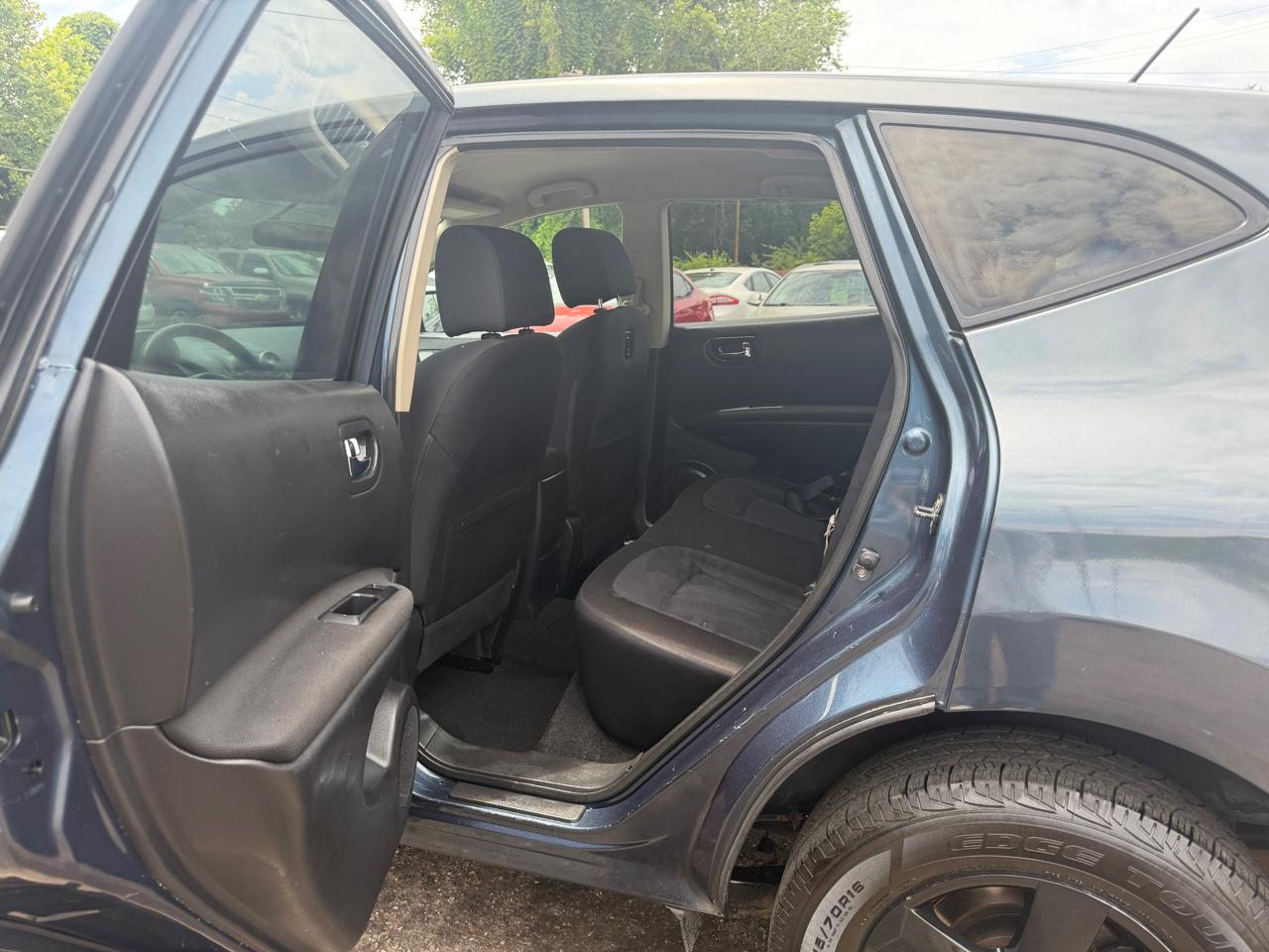 Nissan Rogue S AWD 2013
