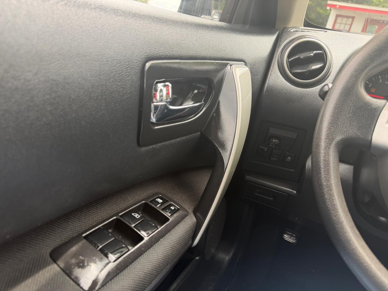 Nissan Rogue S AWD 2013