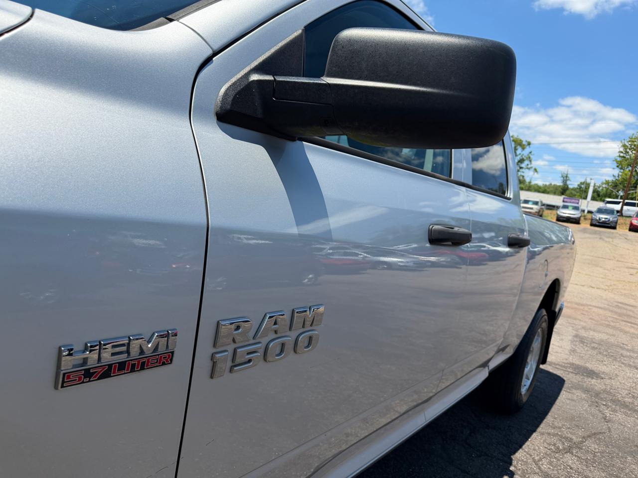 RAM 1500 Tradesman Quad Cab 2WD 2018