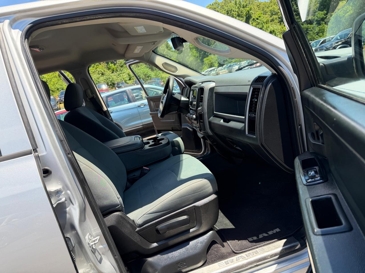RAM 1500 Tradesman Quad Cab 2WD 2018