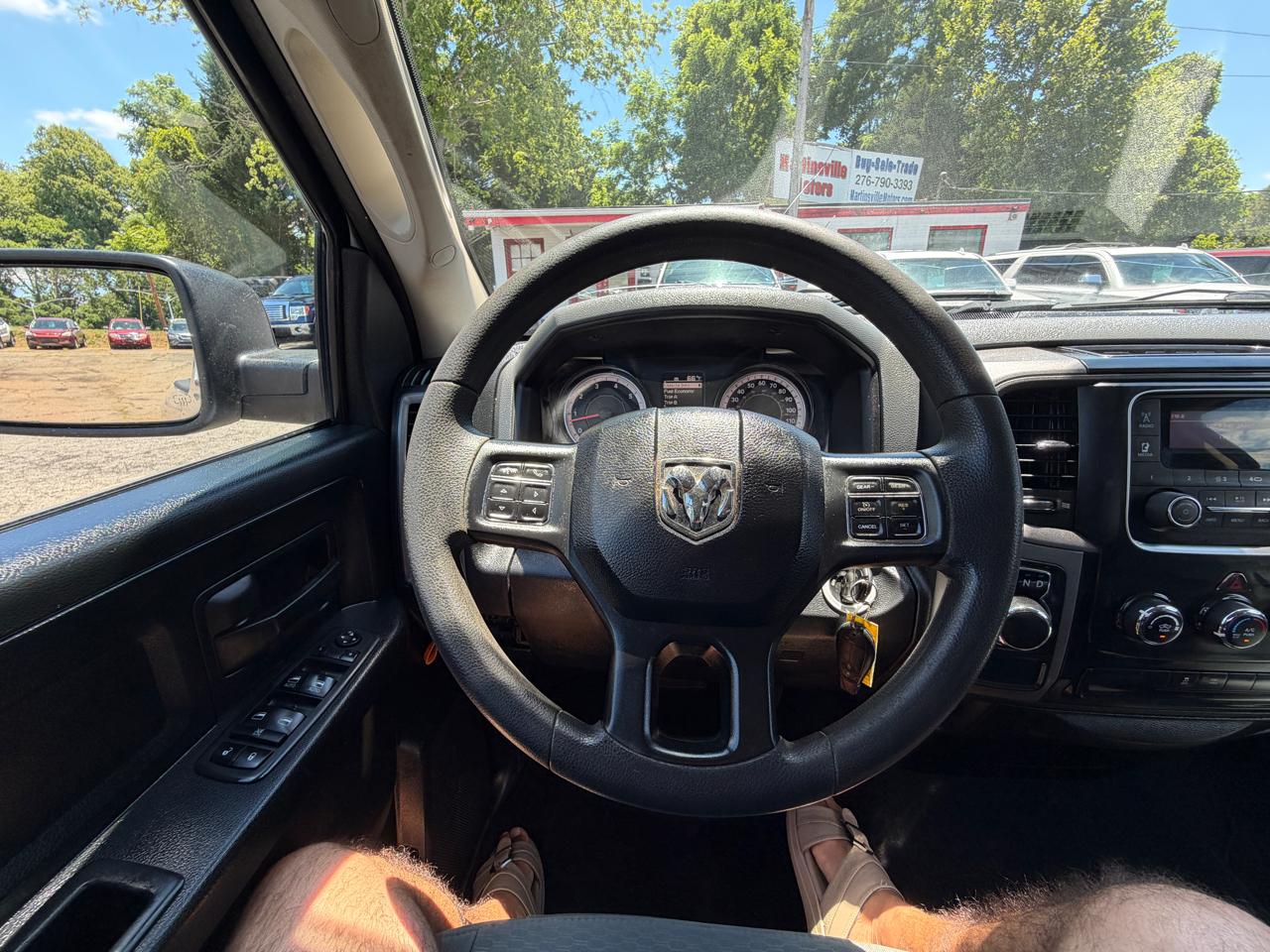 RAM 1500 Tradesman Quad Cab 2WD 2018