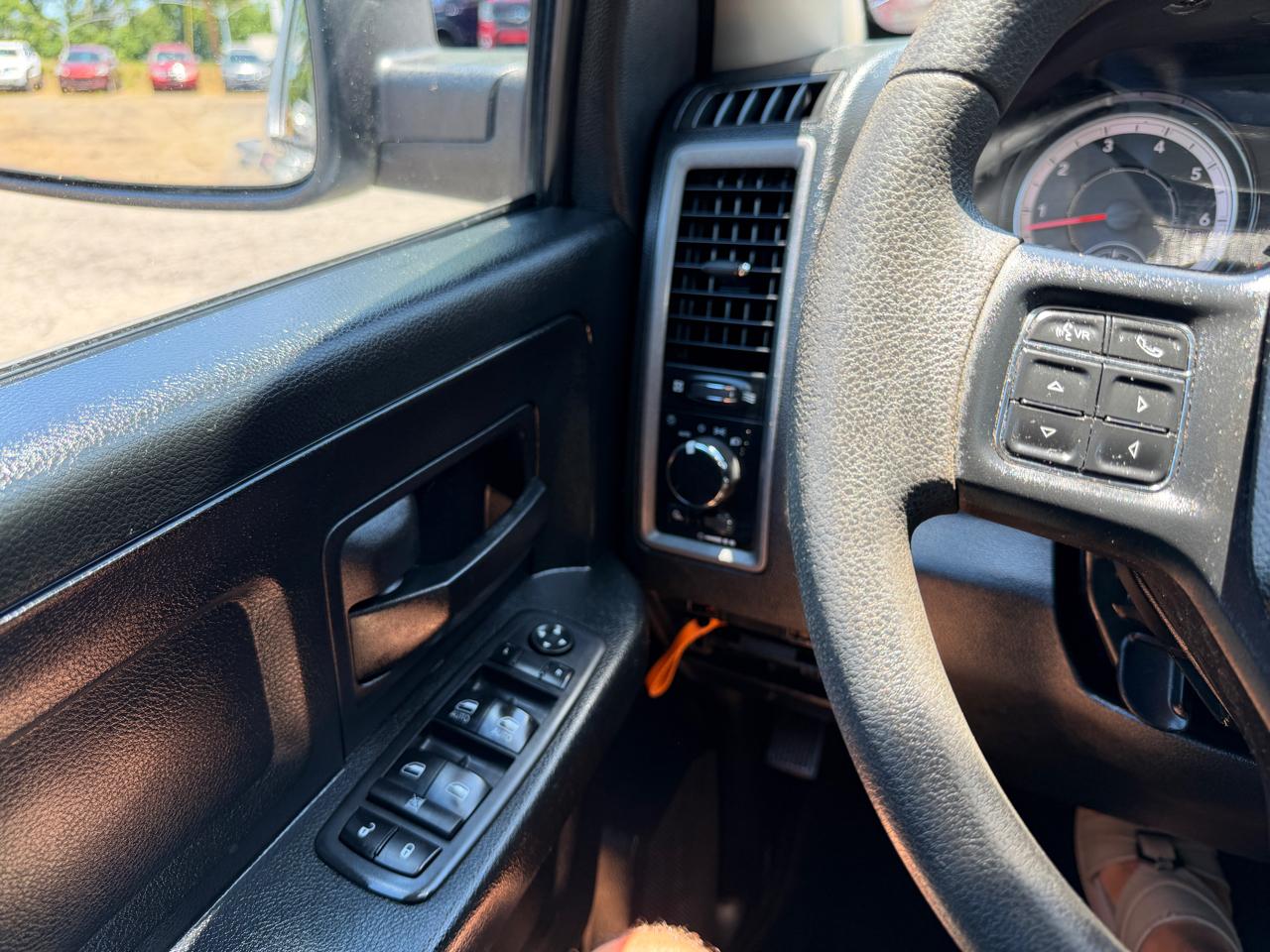 RAM 1500 Tradesman Quad Cab 2WD 2018