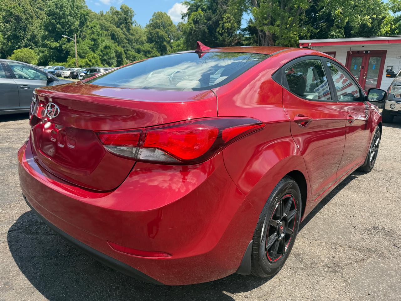 Hyundai Elantra SE 6AT 2016