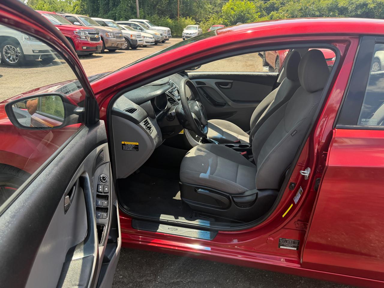 Hyundai Elantra SE 6AT 2016