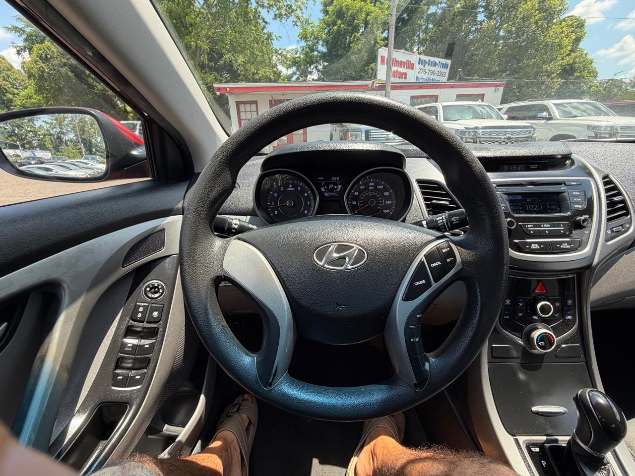 Hyundai Elantra SE 6AT 2016