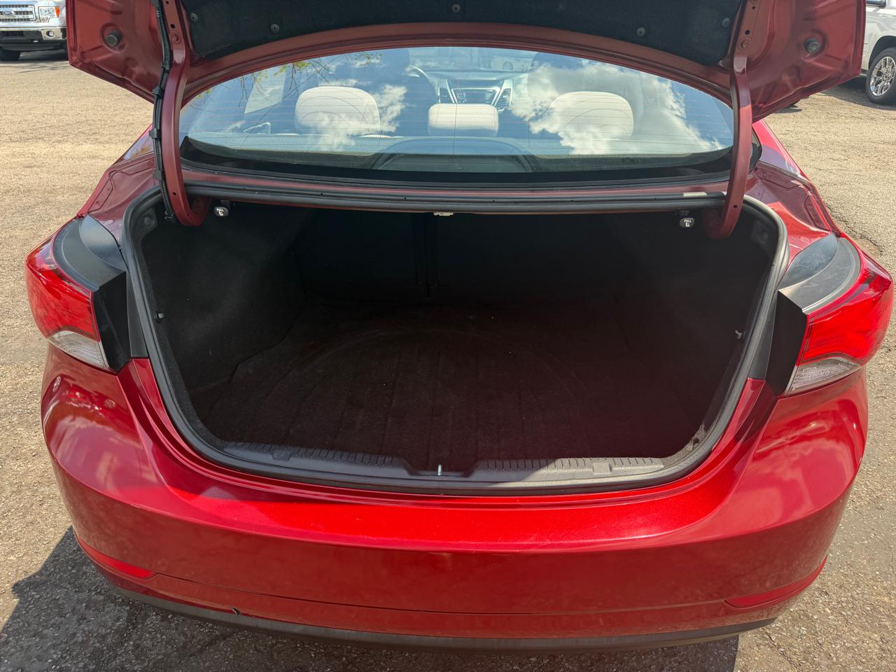 Hyundai Elantra SE 6AT 2016