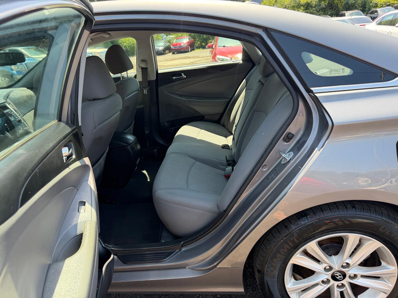 Hyundai Sonata GLS 2012