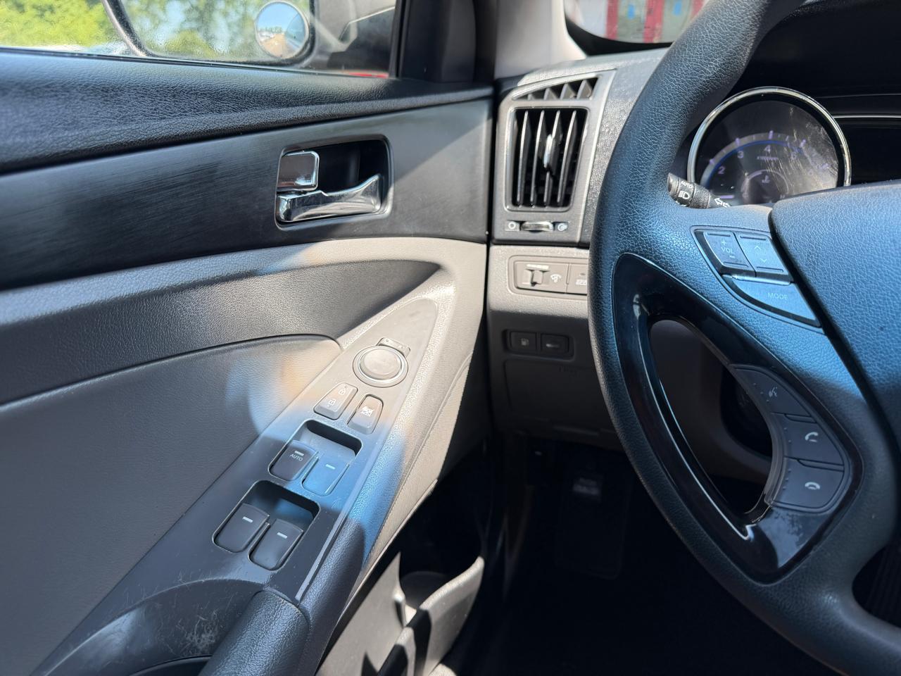 Hyundai Sonata GLS 2012