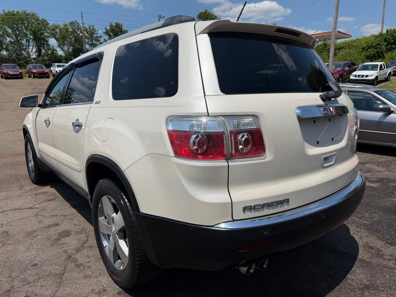 GMC Acadia  2011