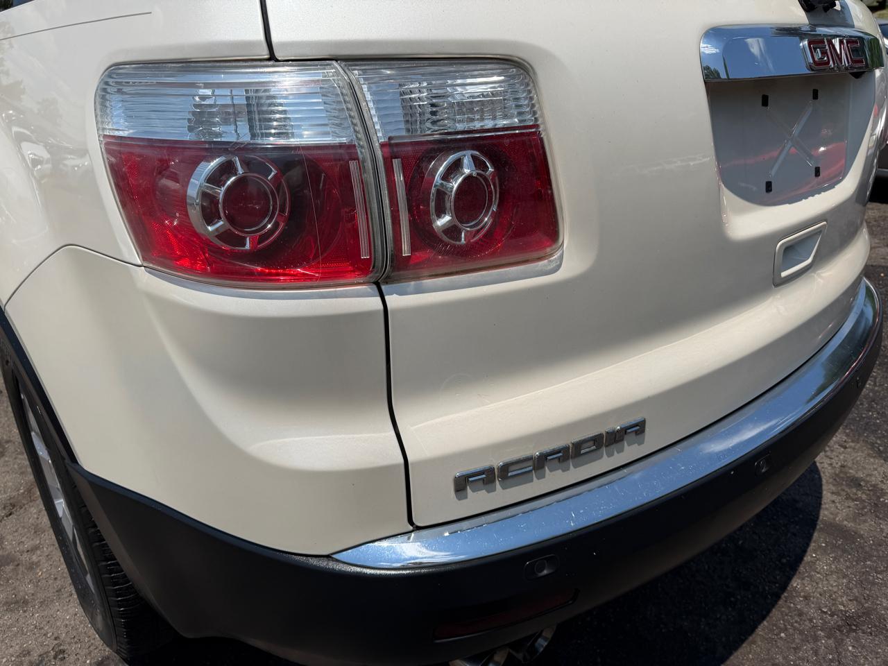GMC Acadia  2011