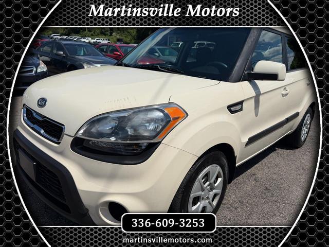 White 2012 Kia Soul Wagon Front-Wheel Drive Automatic