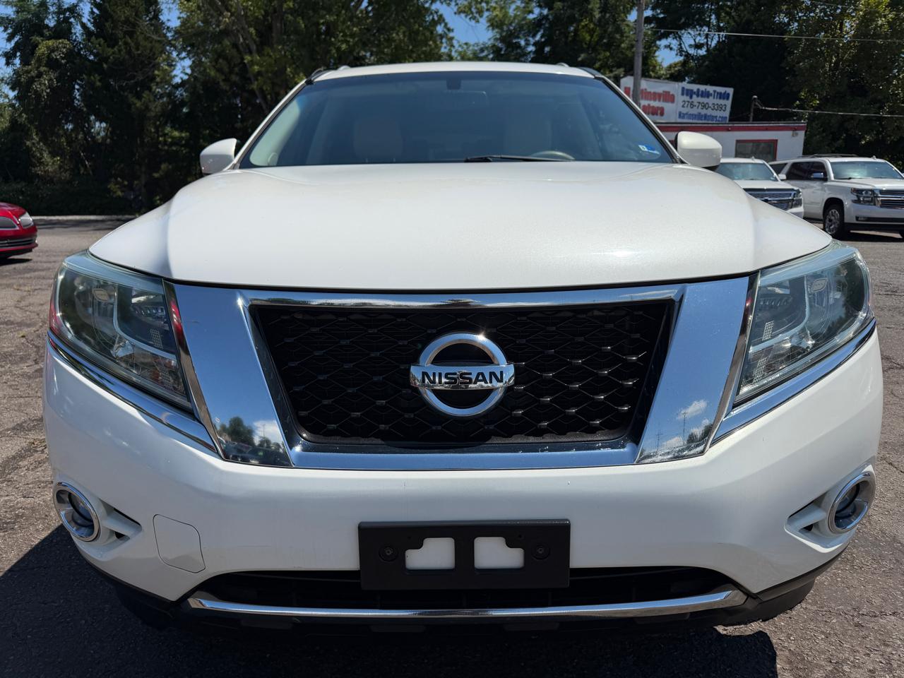 Nissan Pathfinder LE 2WD 2013