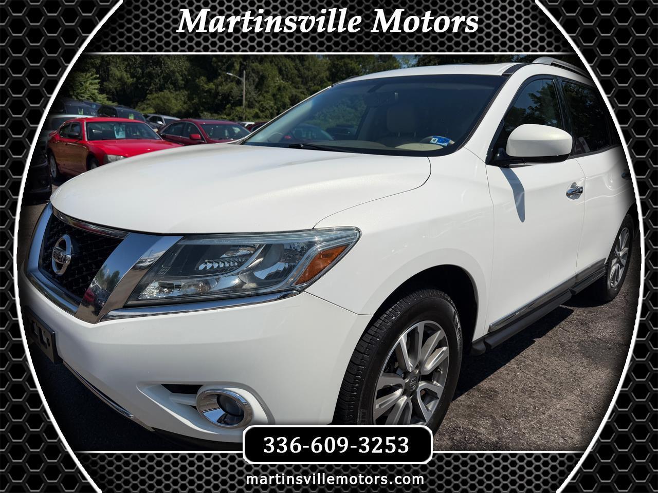 Nissan Pathfinder LE 2WD 2013