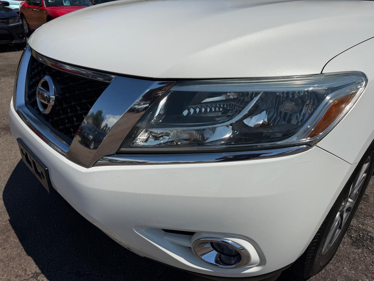 Nissan Pathfinder LE 2WD 2013