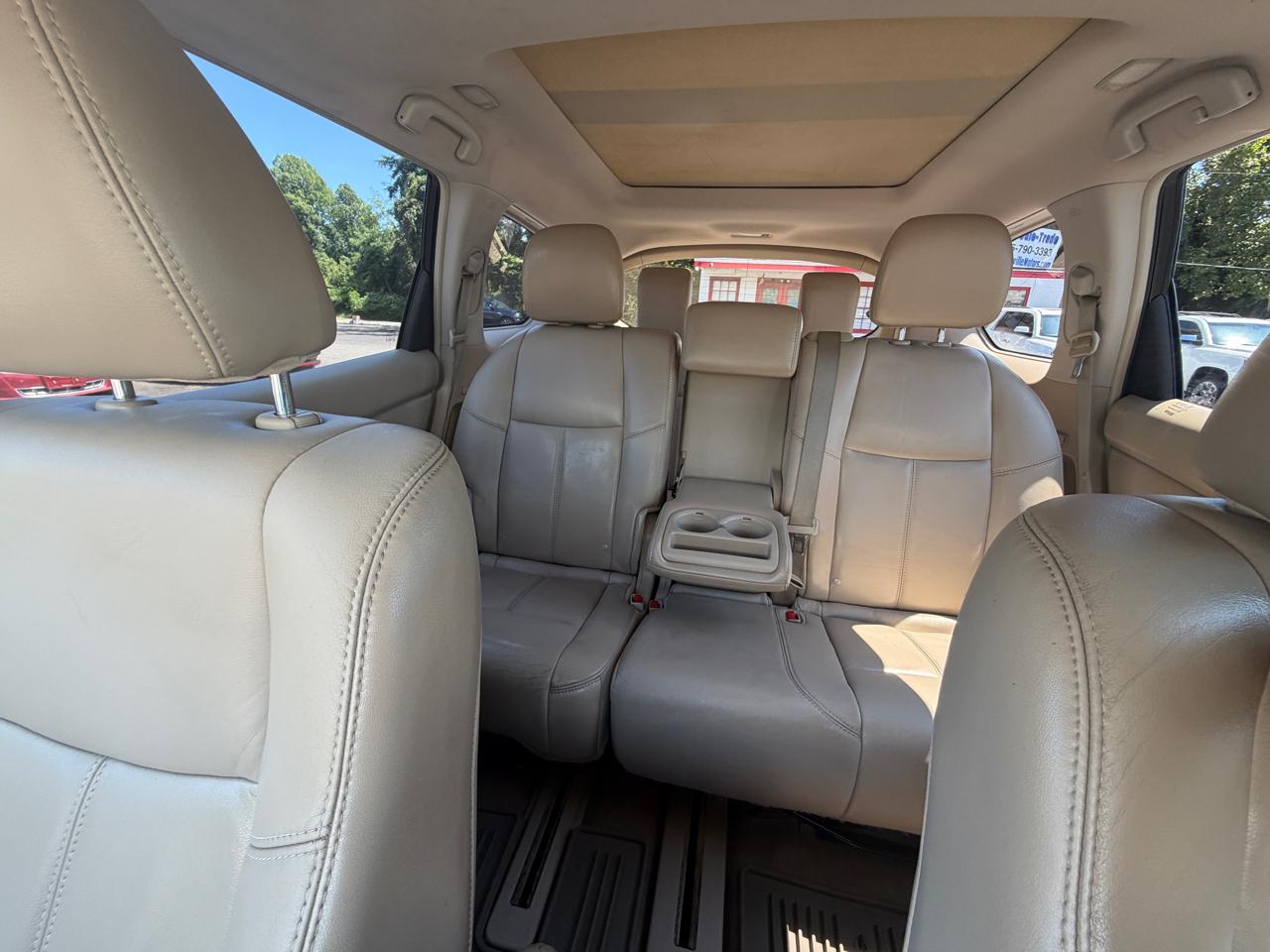 Nissan Pathfinder LE 2WD 2013