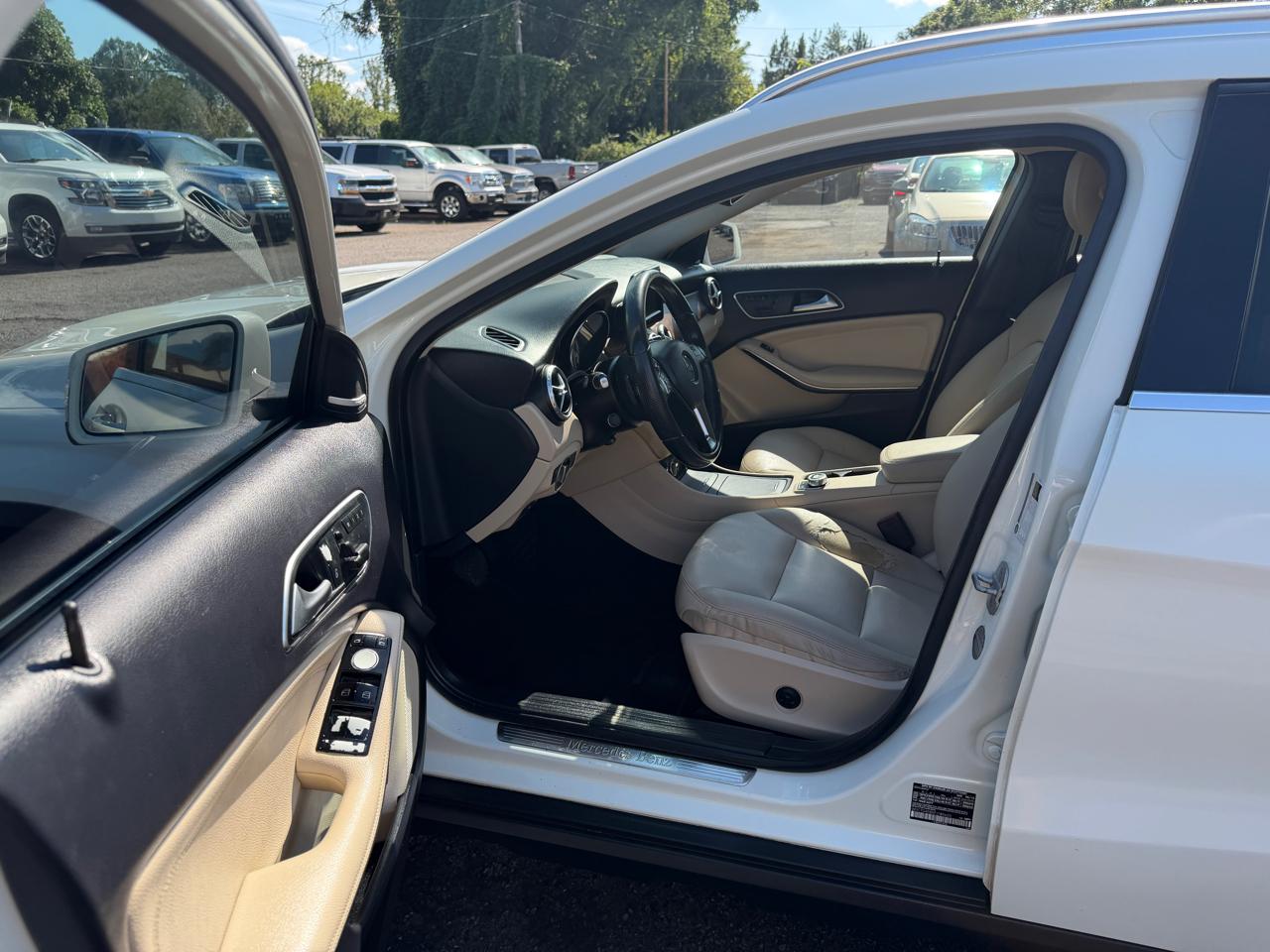 Mercedes-Benz GLA-Class GLA250 2015