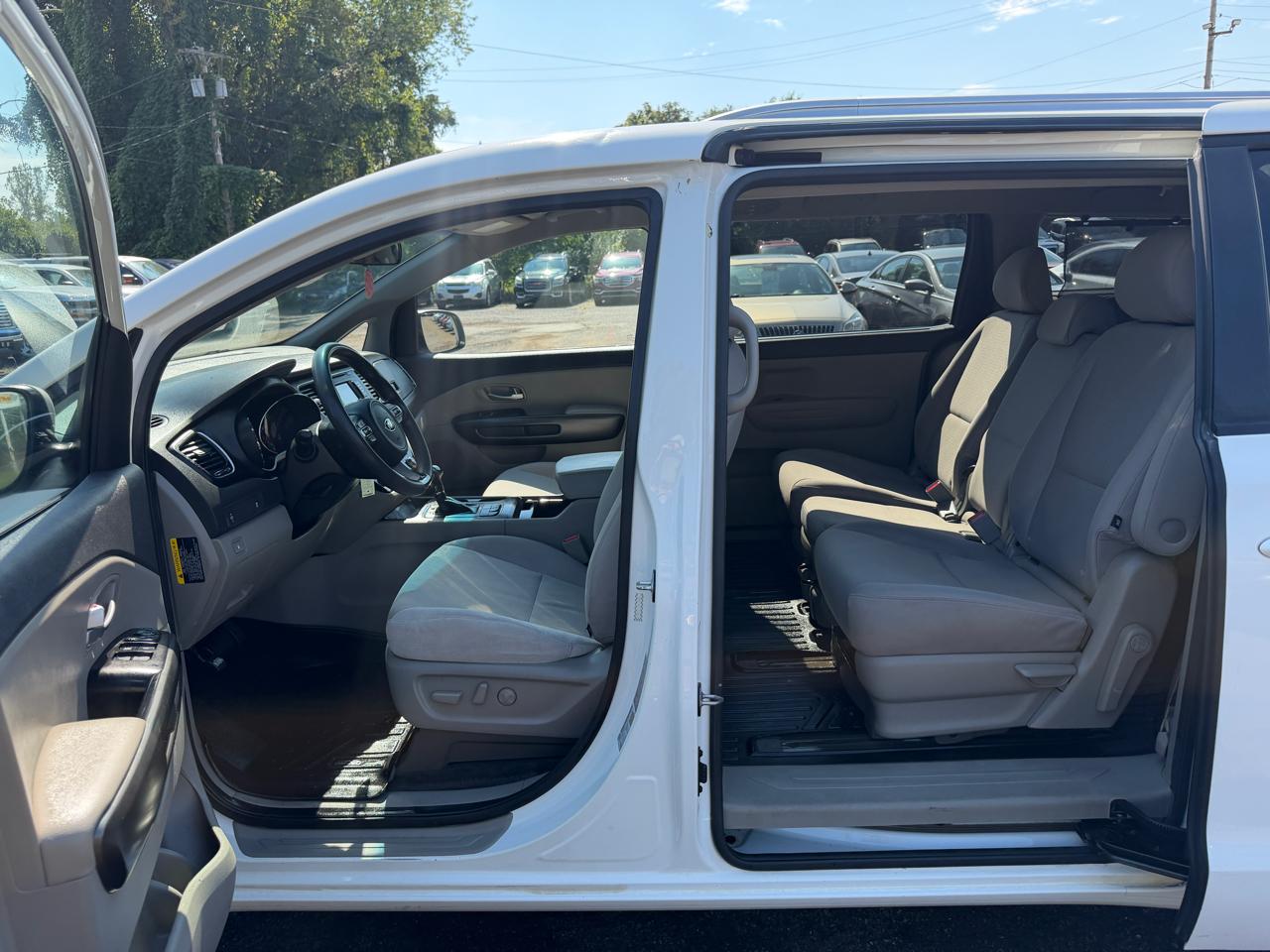 Kia Sedona LX 2016