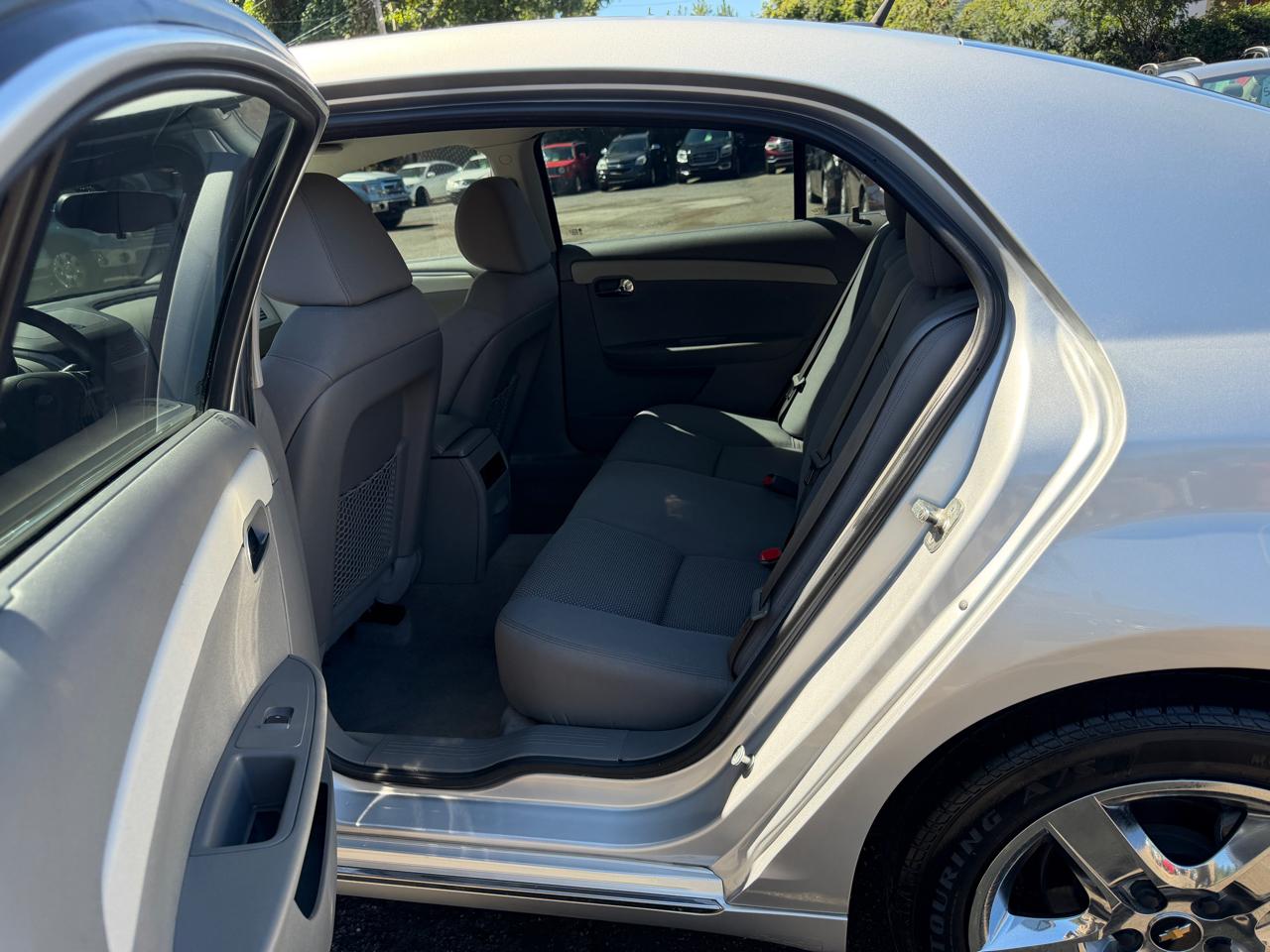 Chevrolet Malibu 1LT 2011