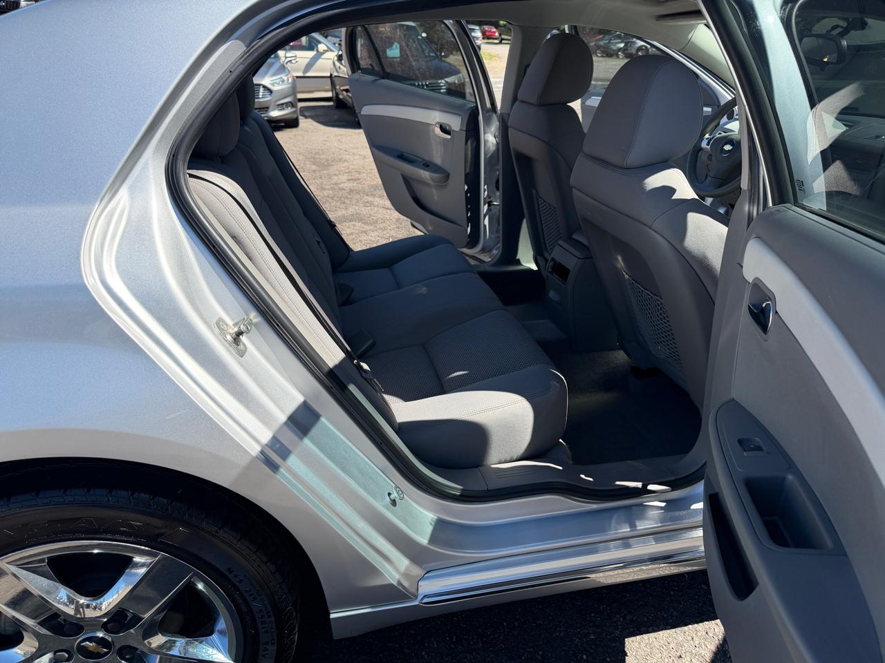 Chevrolet Malibu 1LT 2011