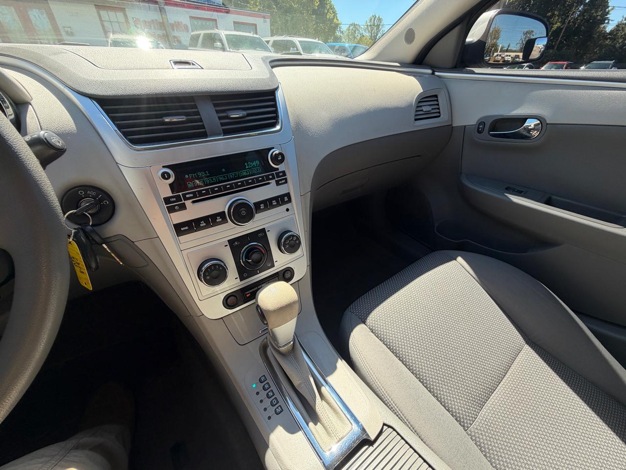 Chevrolet Malibu 1LT 2011