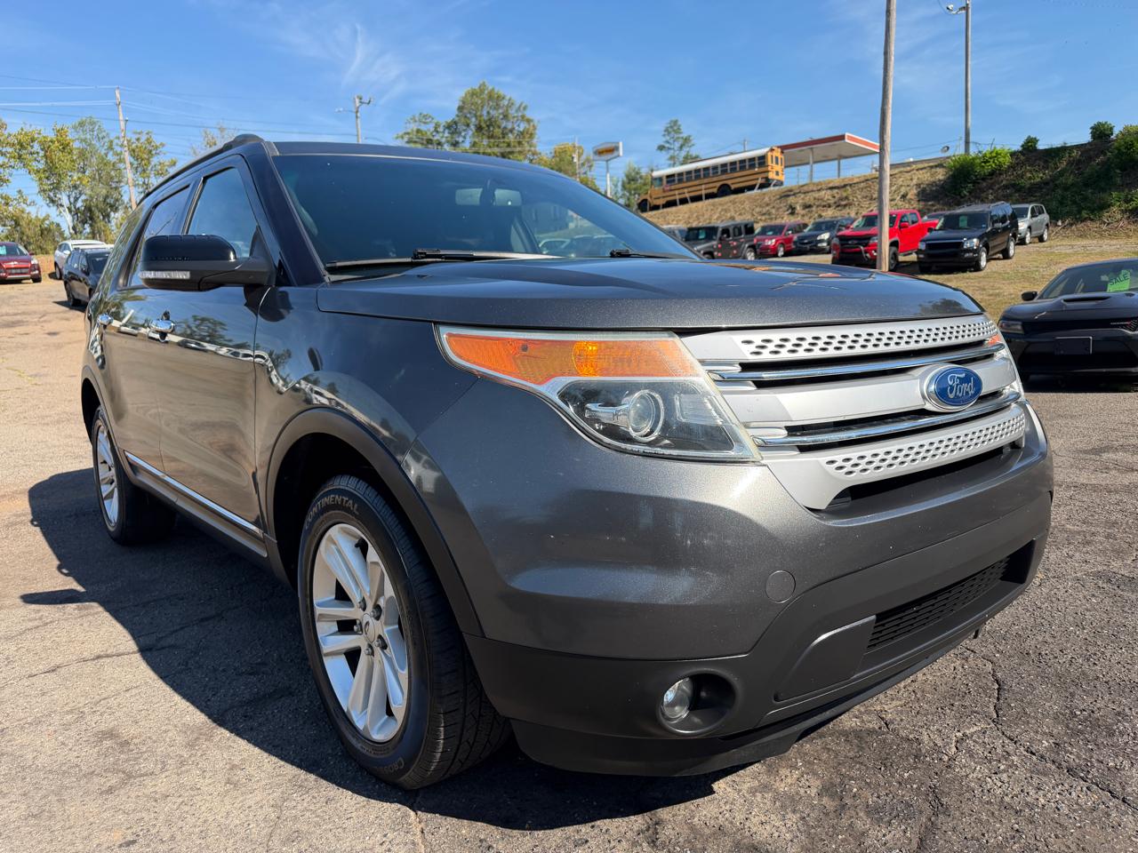 Ford Explorer photo 3