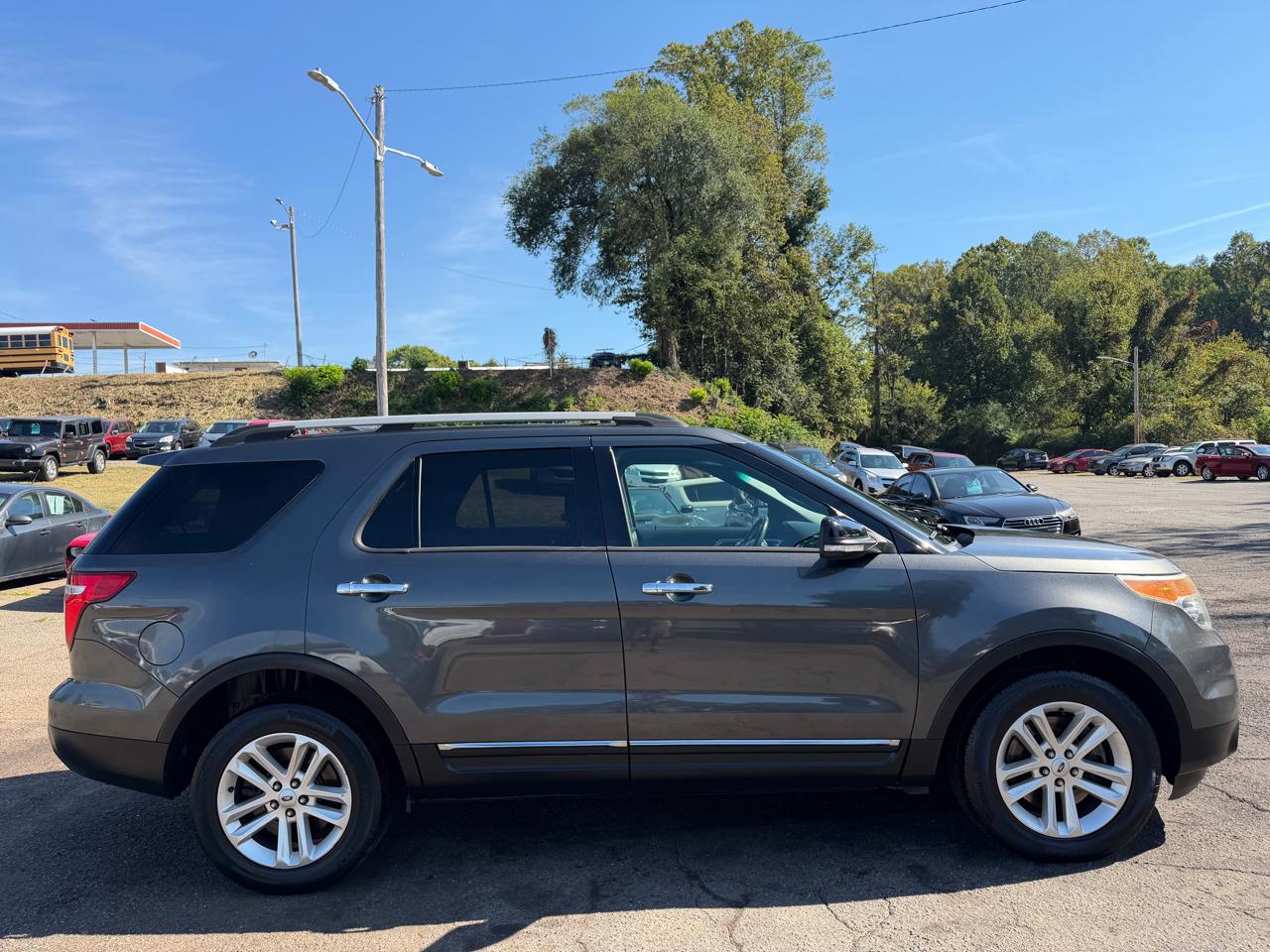 Ford Explorer photo 4