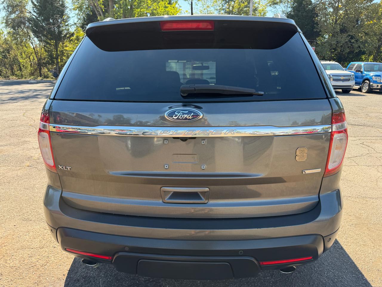 Ford Explorer photo 6