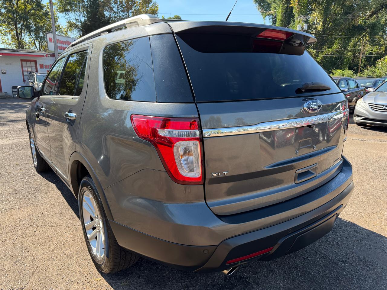 Ford Explorer photo 7