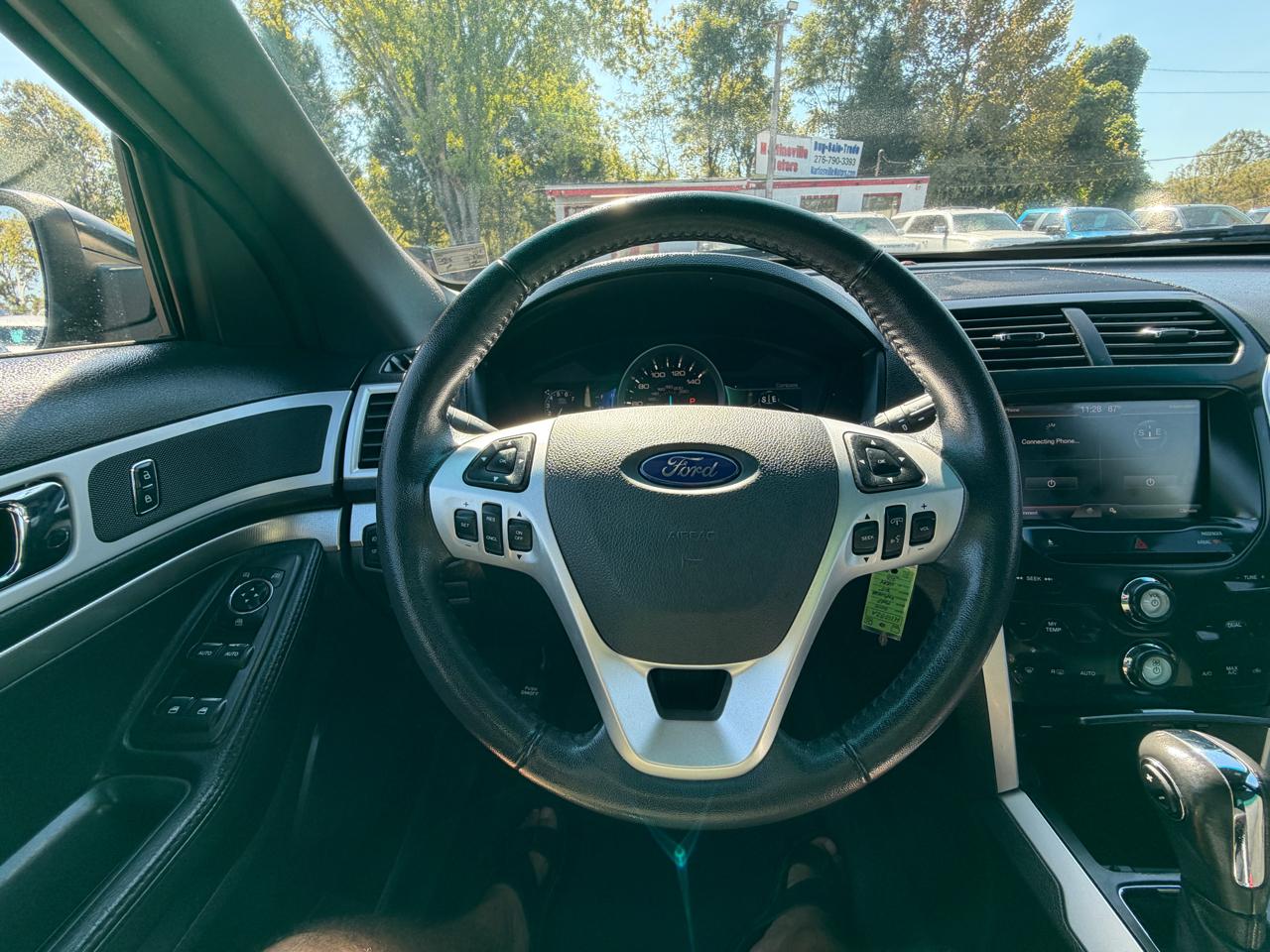 Ford Explorer photo 19