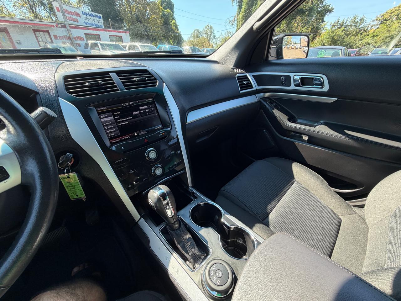 Ford Explorer photo 21