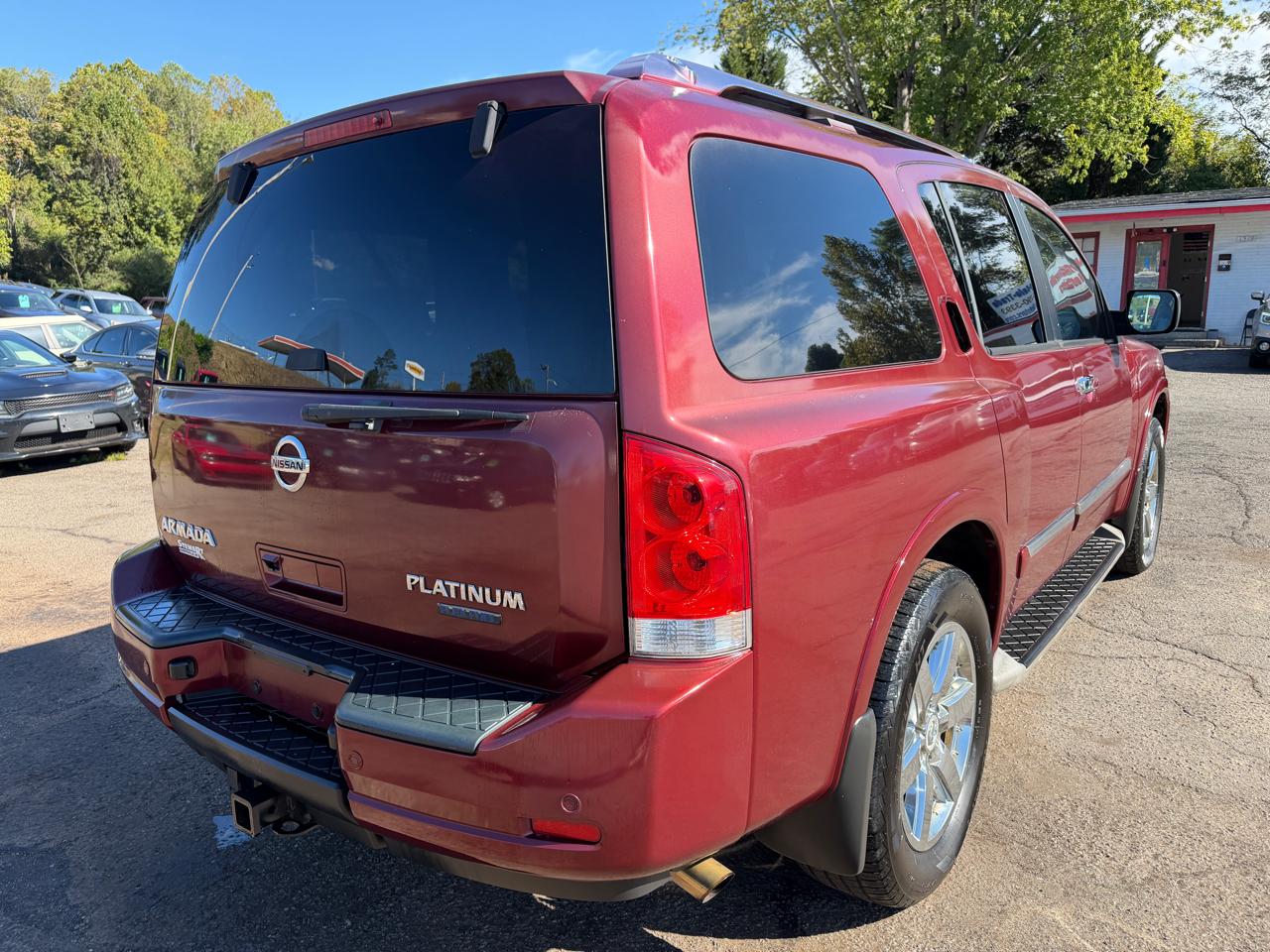 Nissan Armada Platinum 4WD 2012