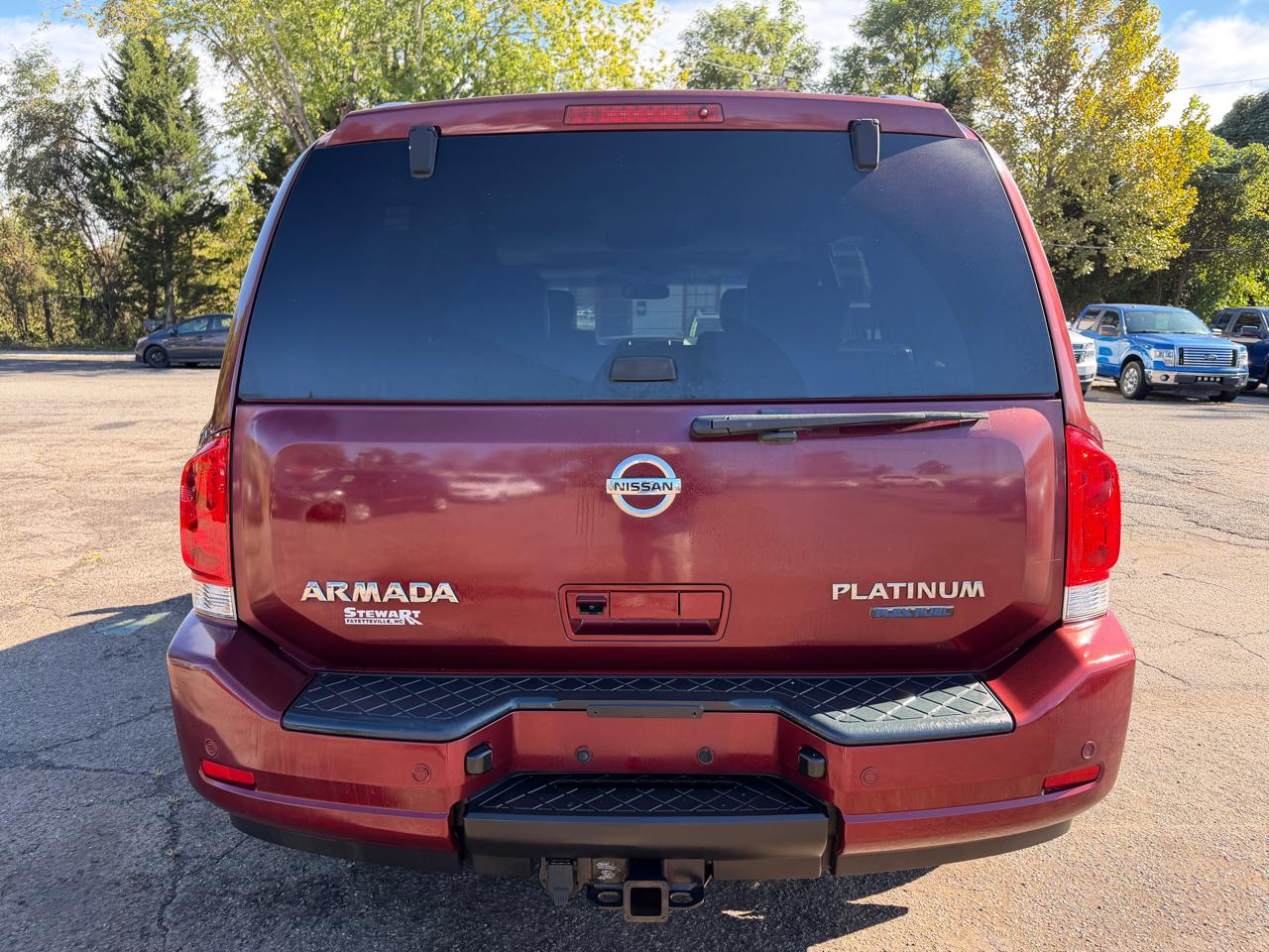 Nissan Armada Platinum 4WD 2012