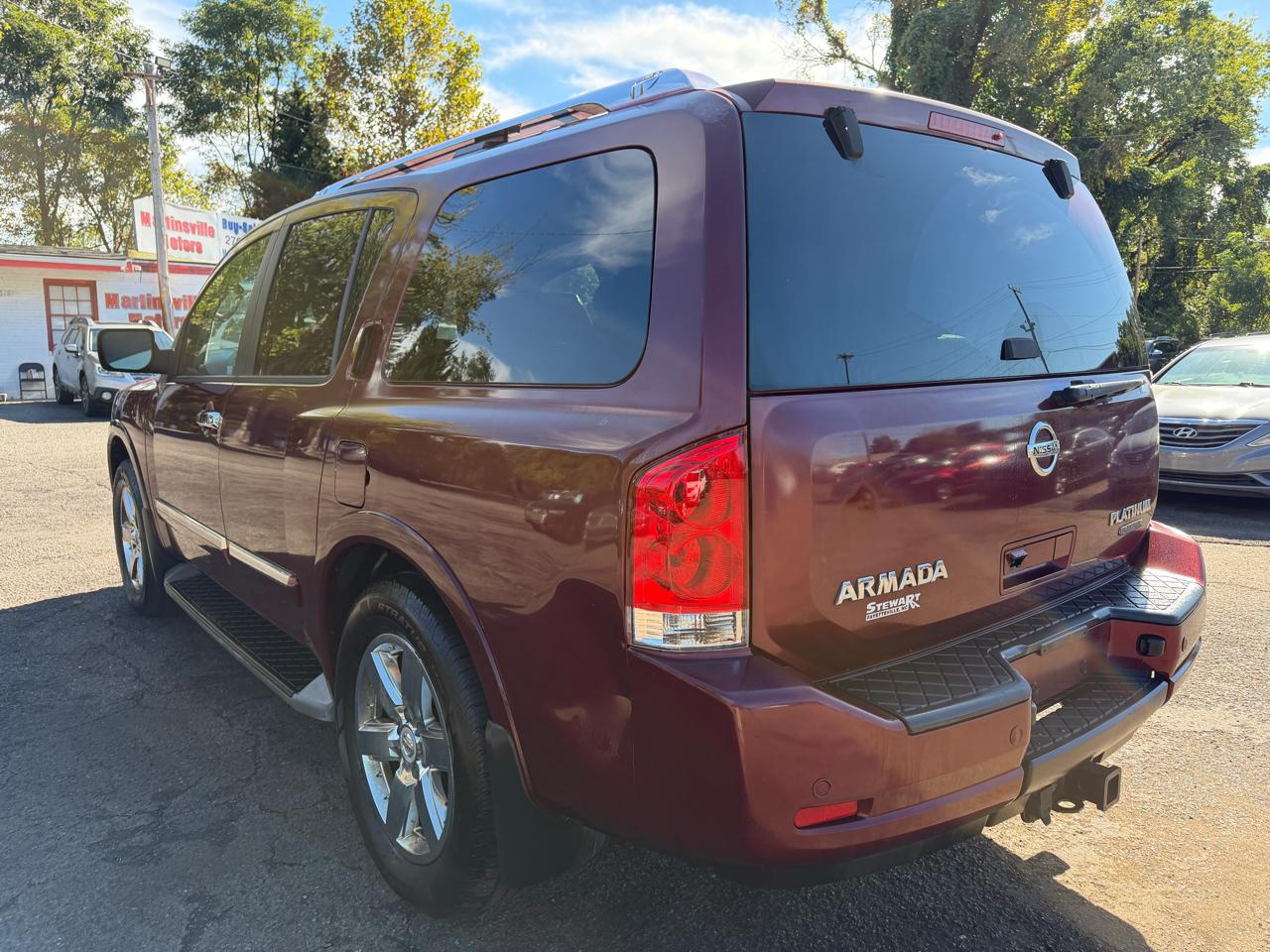 Nissan Armada Platinum 4WD 2012