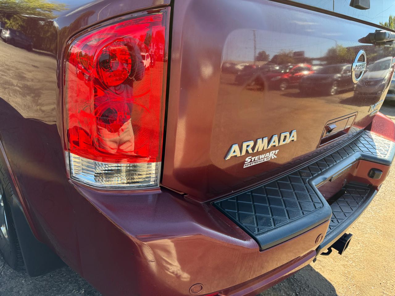 Nissan Armada Platinum 4WD 2012