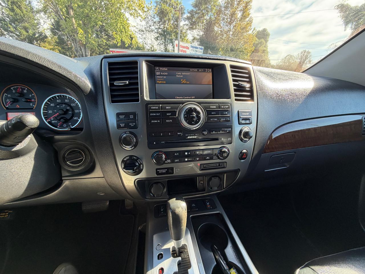 Nissan Armada Platinum 4WD 2012