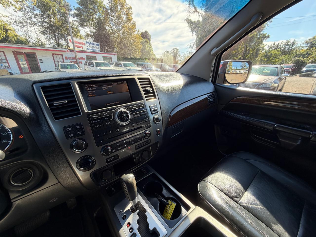 Nissan Armada Platinum 4WD 2012