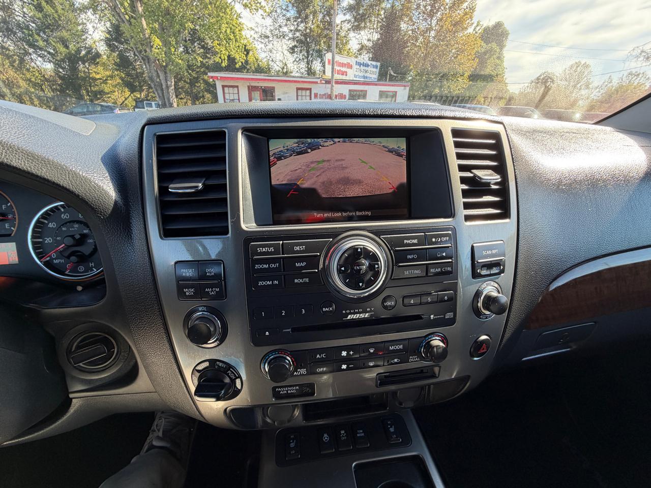 Nissan Armada Platinum 4WD 2012