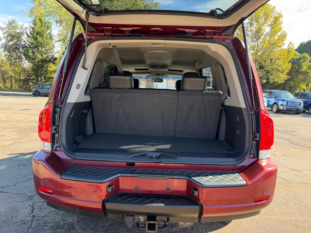 Nissan Armada Platinum 4WD 2012
