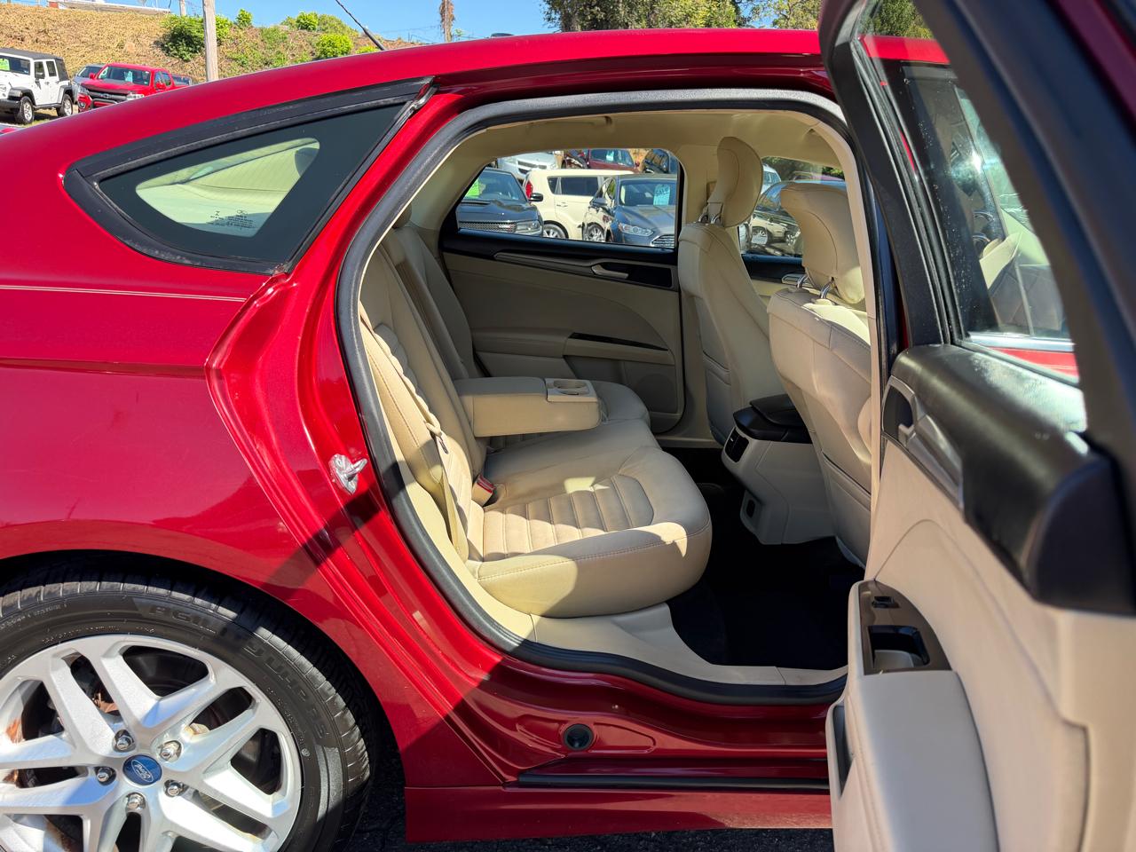 Ford Fusion SE 2013