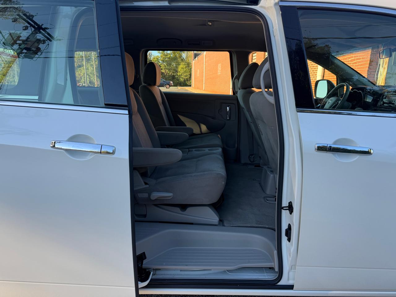 Nissan Quest S 2015