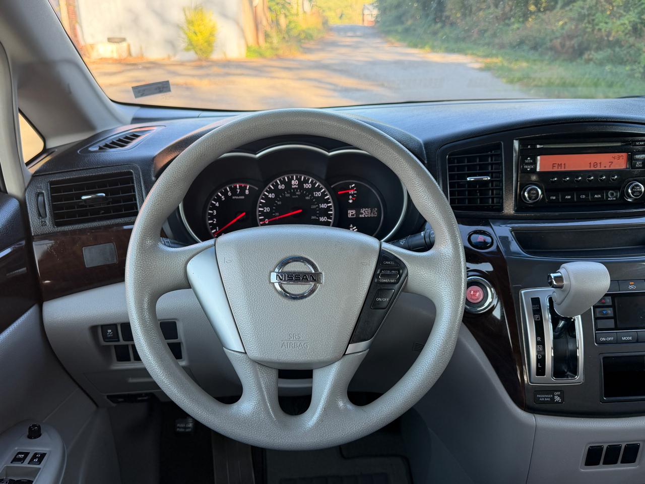 Nissan Quest S 2015