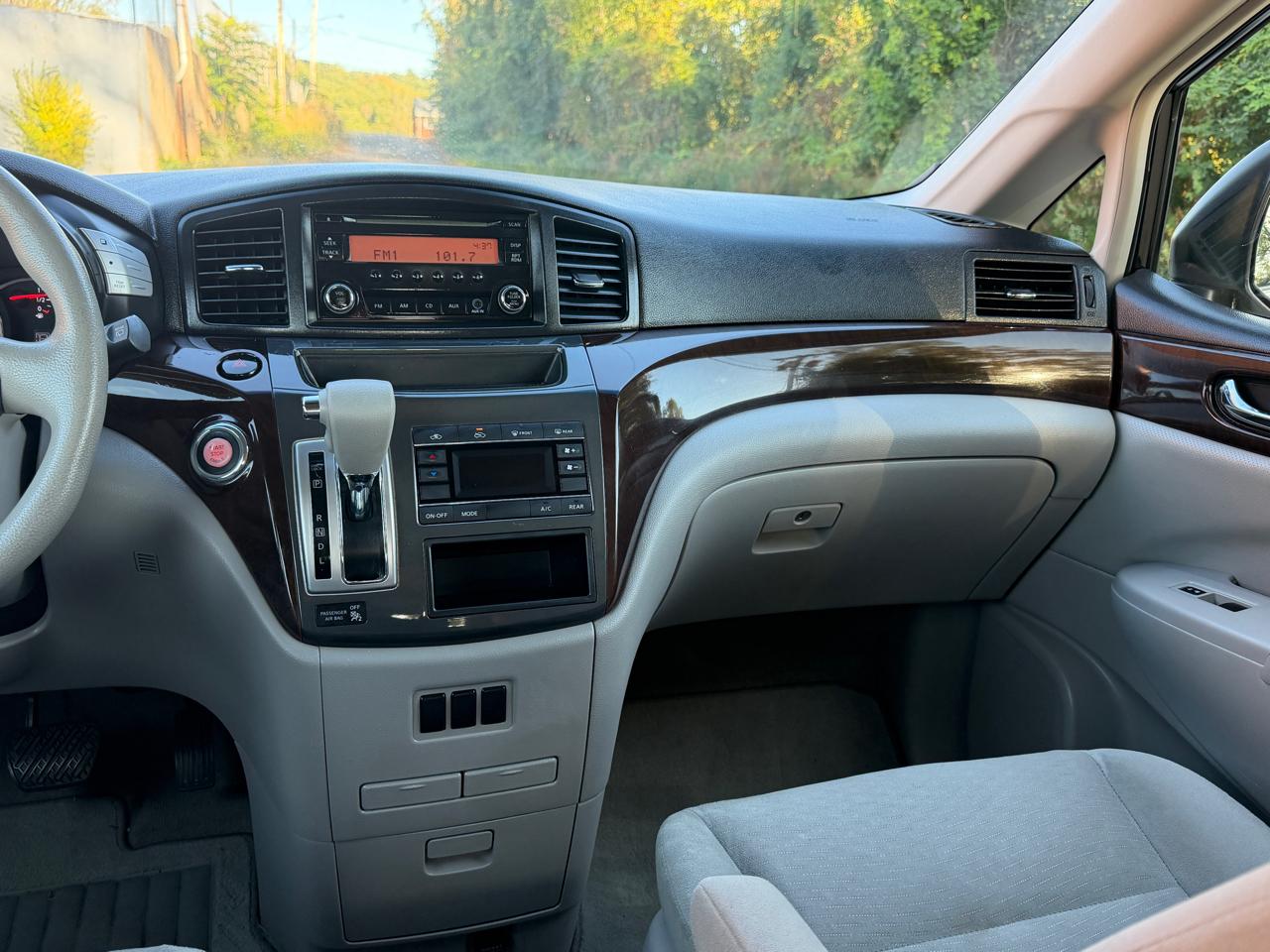 Nissan Quest S 2015