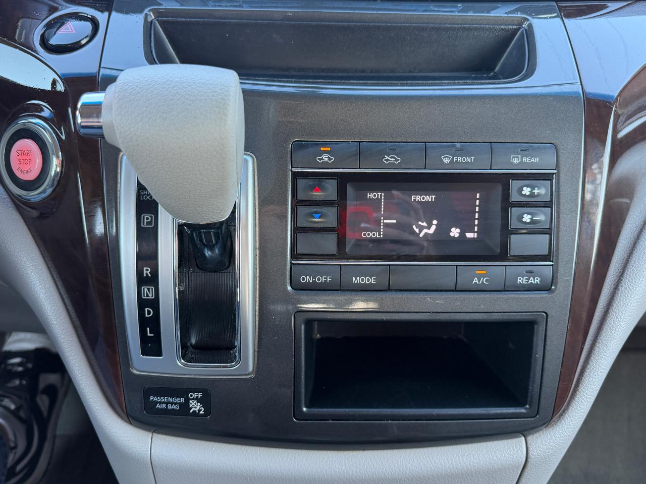 Nissan Quest S 2015