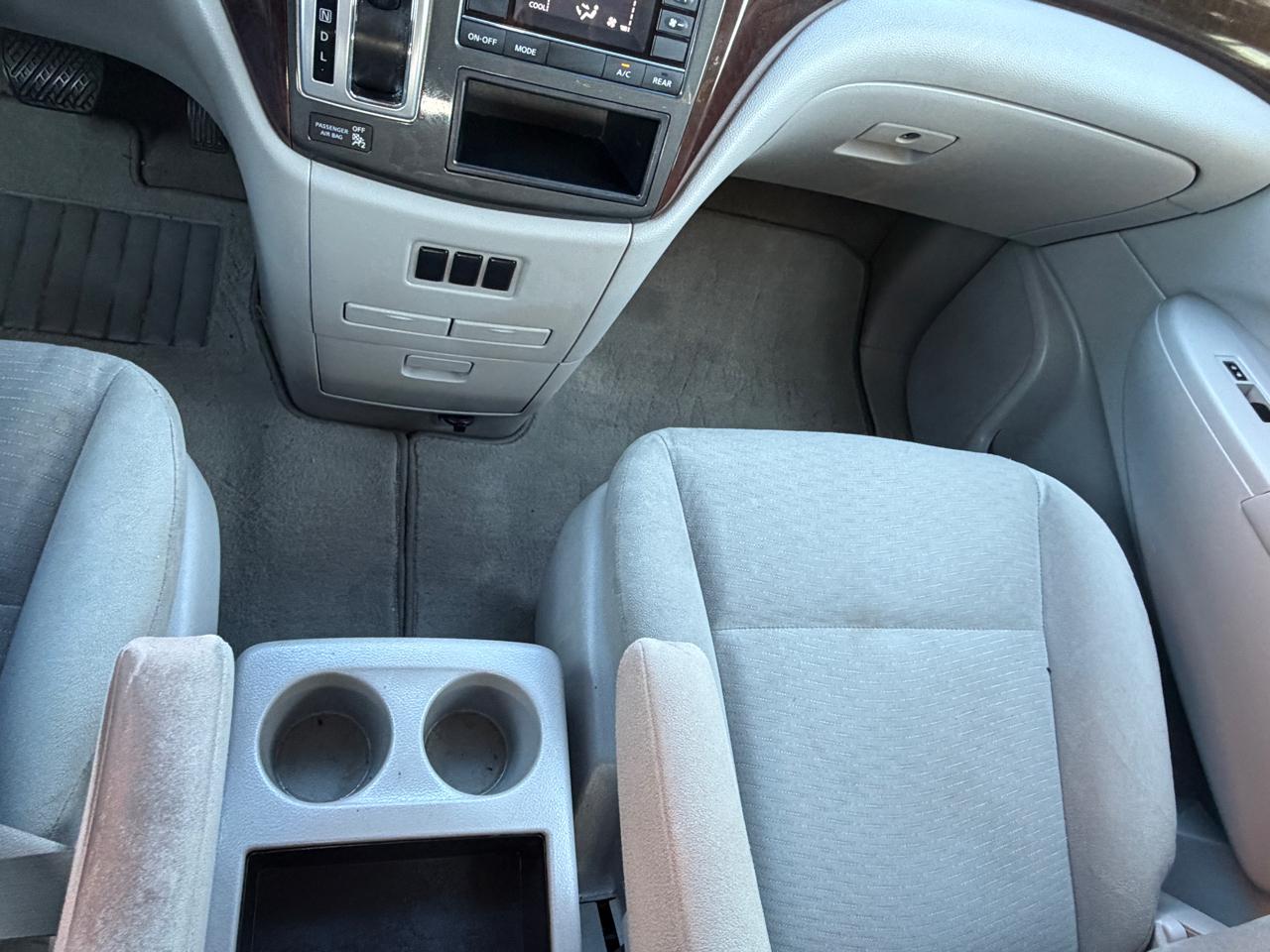 Nissan Quest S 2015