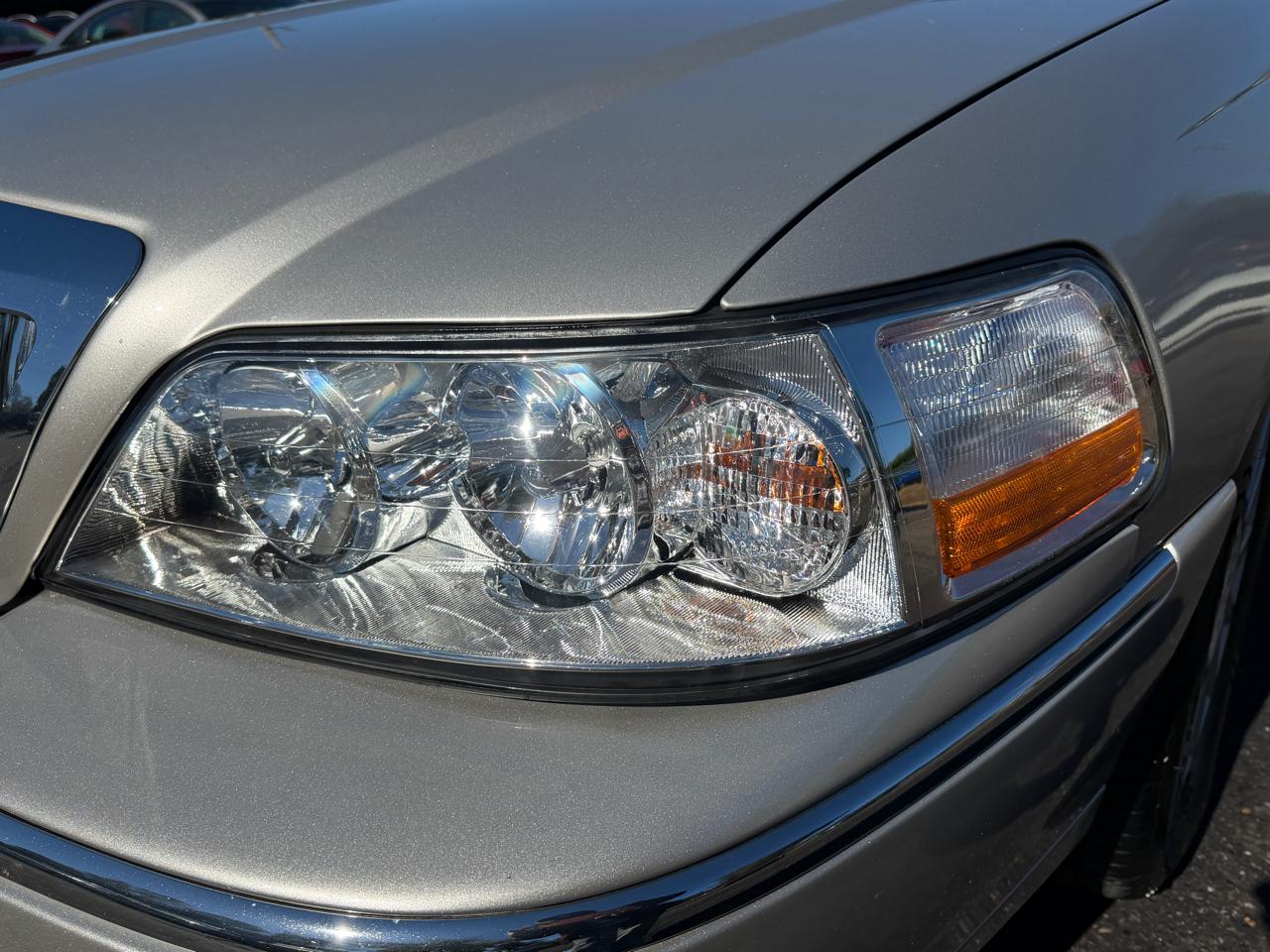 Lincoln Town Car Executive 2003
