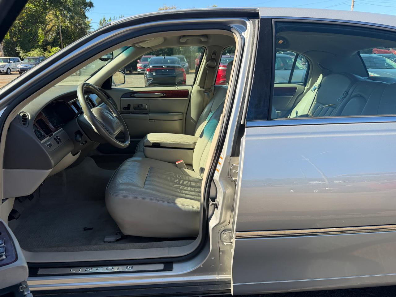 Lincoln Town Car Executive 2003