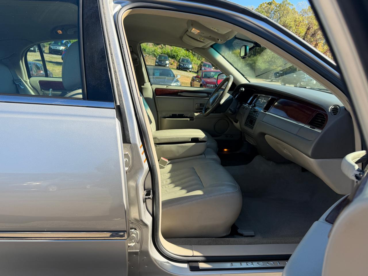 Lincoln Town Car Executive 2003